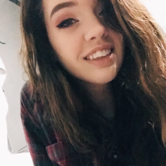 Meet your Posher, Rachel - Picture 3 of 3